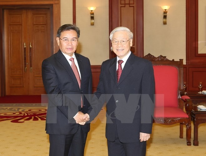 Party leader receives President of Laos Front for National Construction - ảnh 1